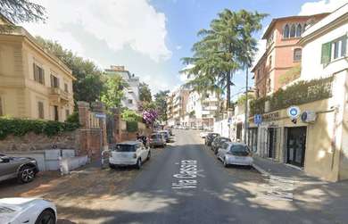 IN PRESTIGIOSO COMPRENSORIO, ELEGANTE APPARTAMENTO