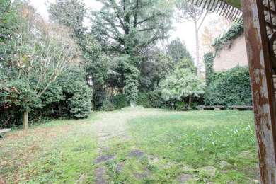 VIGNA CLARA, IN EXCLUSIVE AREA