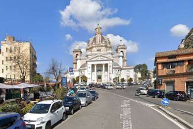 IN PRESTIGIOSO COMPRENSORIO, ELEGANTE APPARTAMENTO