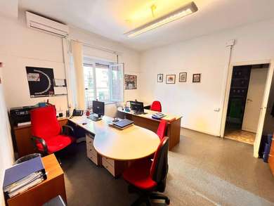 Torlonia, Bright and Spacious Office