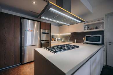 SINGLE FAMILY, VILLA WITH PARK AND SWIMMING POOL.