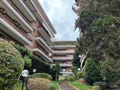 APARTMENT IN A COMPLEX - DIVISIBLE