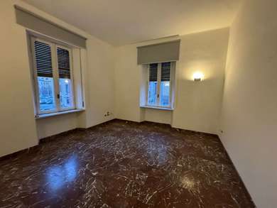 VIALE DELL'UNIVERSITA', AMPIO UFFICIO