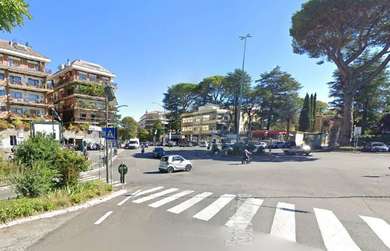 ELEGANZA DA RISTRUTTURARE A VIGNA CLARA