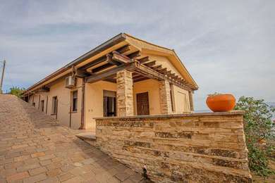 PORTO SANTO STEFANO PRESTIGIOSA VILLA