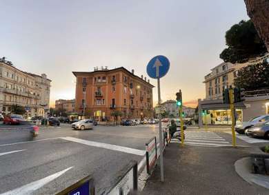 PARIOLI, APPARTAMENTO USO UFFICIO A REDDITO