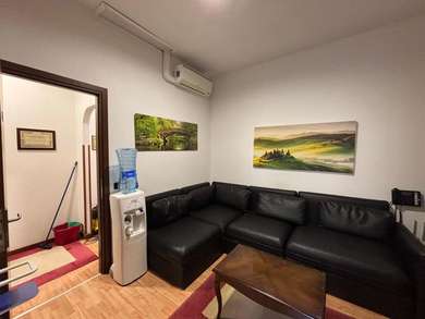 ELEGANT OFFICE IN HISTORIC BUILDING