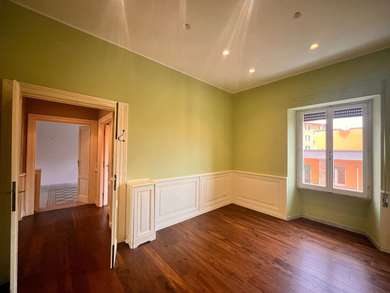 PIAZZA CRATI, SPACIOUS APARTMENT FOR SALE