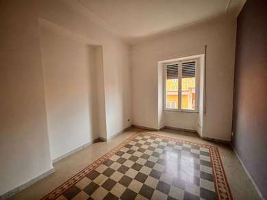 PIAZZA CRATI, SPACIOUS APARTMENT FOR SALE
