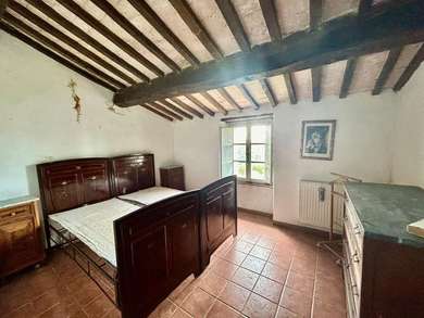 A JEWEL AMONG THE TUSCAN HILLS