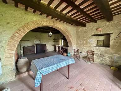 A JEWEL AMONG THE TUSCAN HILLS