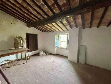 A JEWEL AMONG THE TUSCAN HILLS