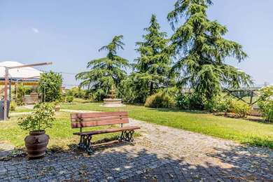 A TRUE GEM AMONG VINEYARDS AND OLIVE GROVES