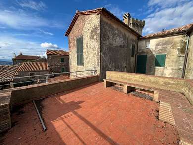 CAPALBIO, IN THE HISTORIC CENTER