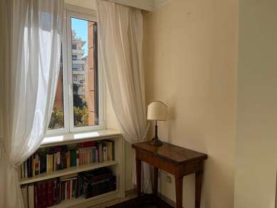 IN STABILE D'EPOCA LUMINOSO APPARTAMENTO