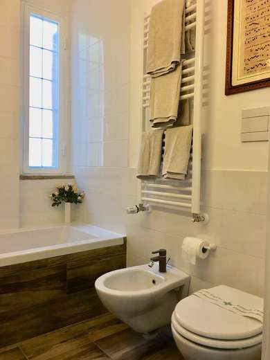 APPARTAMENTO IN VILLA CON GIARDINO