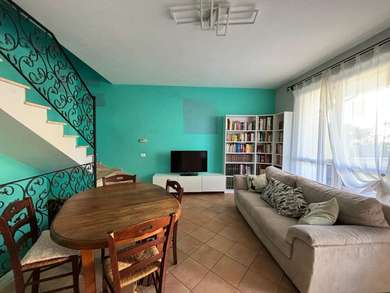 NEPI APPARTAMENTO IN VILLINO A SCHIERA