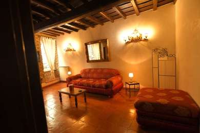 BARBERINI, BEAUTIFUL THREE-ROOM APARTMENT