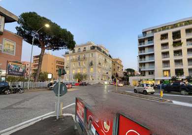 PARIOLI THREE-ROOM APARTMENT FOR SALE
