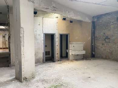 MONTE SACRO, LOCALE CON ALTA VISIBILITA'