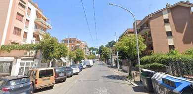 MONTE SACRO, LOCALE CON ALTA VISIBILITA'