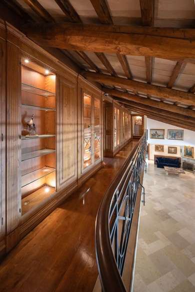 LUSSUOSA VILLA CON PARCO E PISCINA