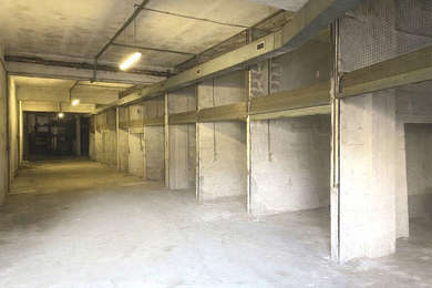 AMPIO LOCALE CON AUTORIMESSA DA RISTRUTTURARE