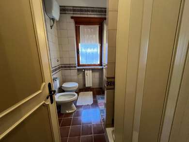 CHARMING THREE ROOM APARTMENT