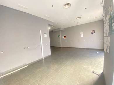 TUSCOLANA, LOCALE CON ALTA REDDITIVITA' 