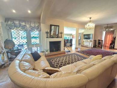 OLGIATA, VILLA BIFAMILIARE CON PISCINA