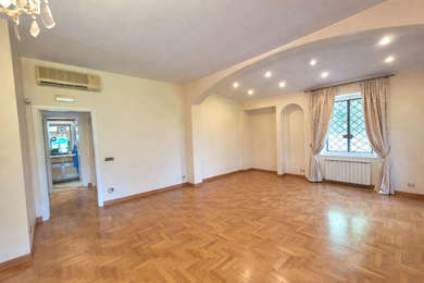 OLGIATA, VILLA BIFAMILIARE CON PISCINA