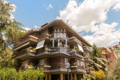 VIGNA CLARA, IN A RESIDENTIAL COMPLEX
