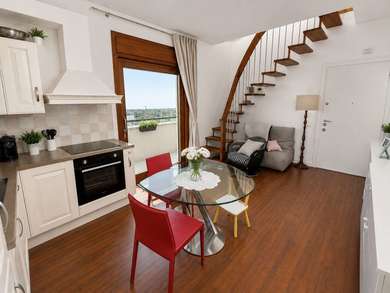 IN RESIDENCE - MODERN PENTHOUSE