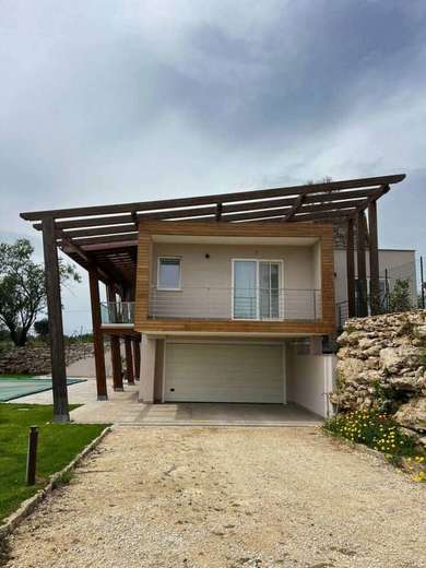 GUESTHOUSE IMMERSA NEL VERDE CON PISCINA