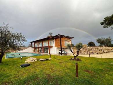 GUESTHOUSE IMMERSA NEL VERDE CON PISCINA