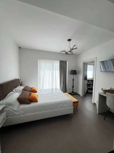 GUESTHOUSE IMMERSA NEL VERDE CON PISCINA