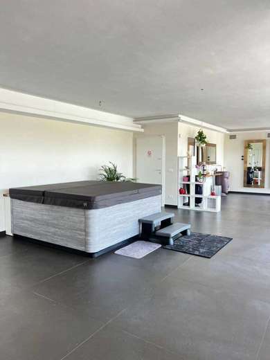 GUESTHOUSE IMMERSA NEL VERDE CON PISCINA