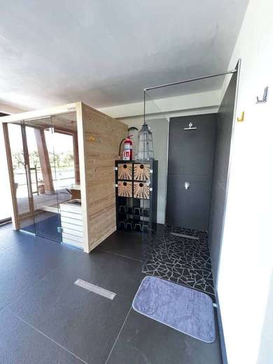 GUESTHOUSE IMMERSA NEL VERDE CON PISCINA