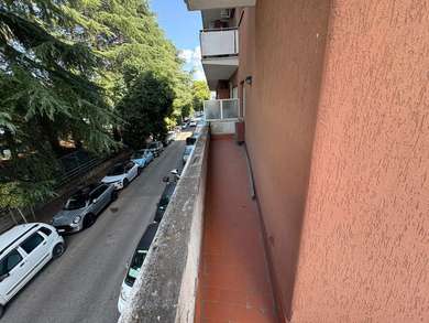 VIA FLAMINIA NUOVA AMPIO APPARTAMENTO