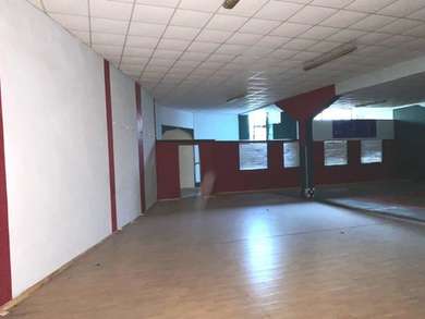 AMPIO LOCALE CON AUTORIMESSA DA RISTRUTTURARE