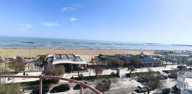 PESCARA VENDITA INTERO STABILE FRONTE MARE