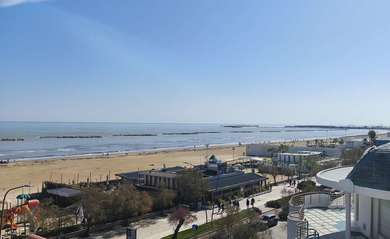PESCARA VENDITA INTERO STABILE FRONTE MARE