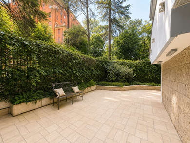 PARIOLI, ELEGANTE APPARTAMENTO CON GIARDINO