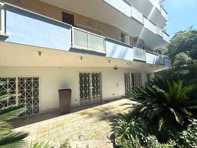 PARIOLI, ELEGANTE APPARTAMENTO CON GIARDINO