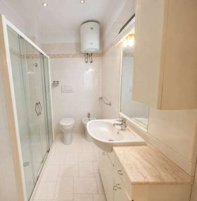 Next to Battistini Metro, apartment