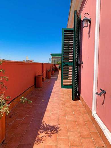 NAZIONALE, ATTICO CON TERRAZZO PANORAMICO
