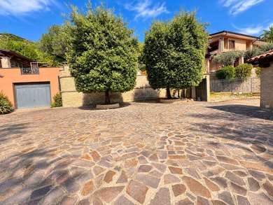 MONTE SORATTE, PRESTIGIOSA VILLA