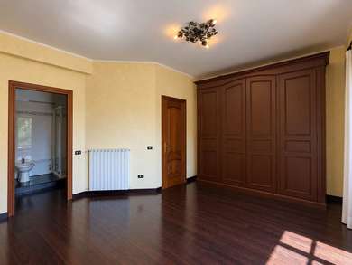 MONTE SORATTE, PRESTIGIOSA VILLA